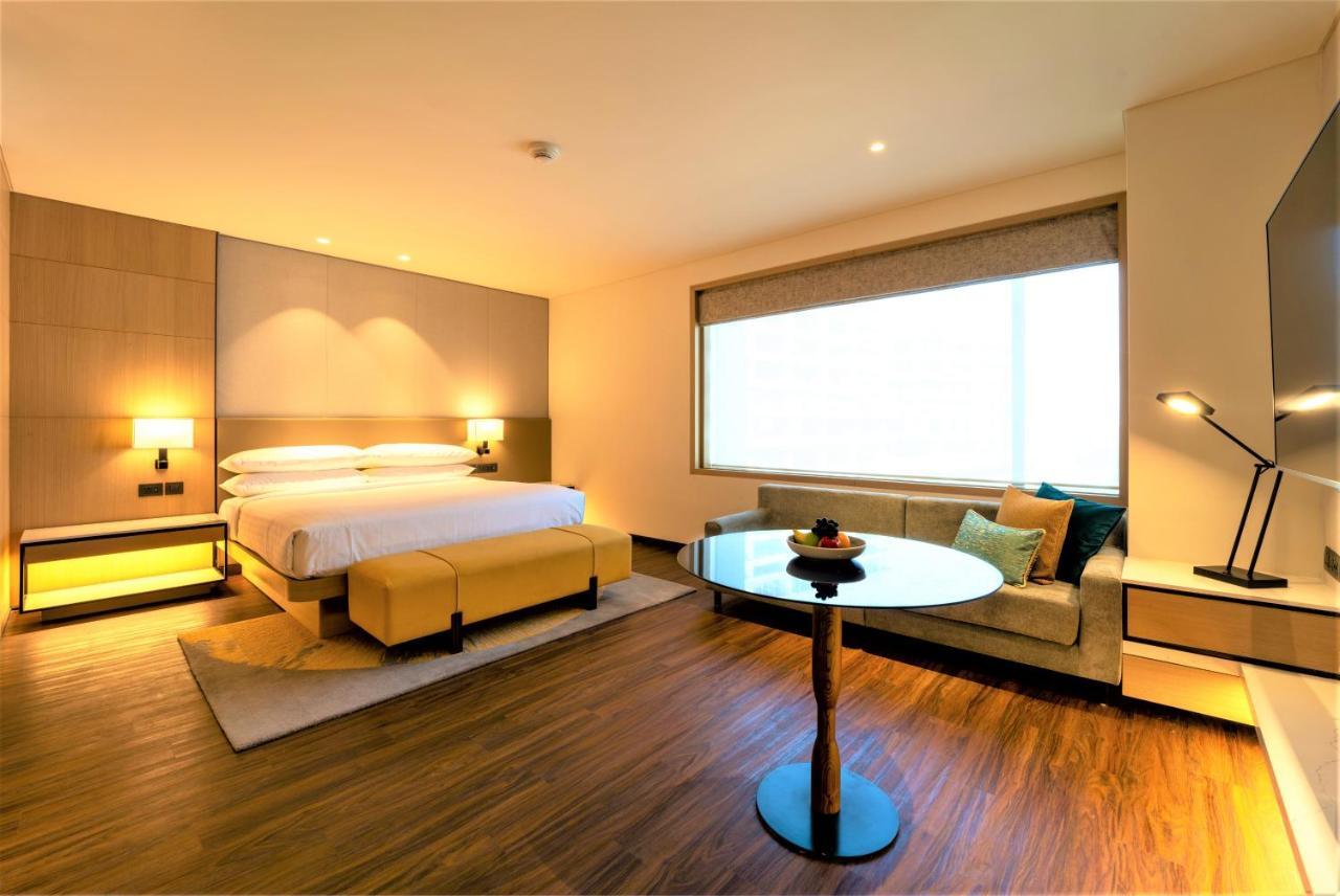 Courtyard By Marriott Vadodara Buitenkant foto
