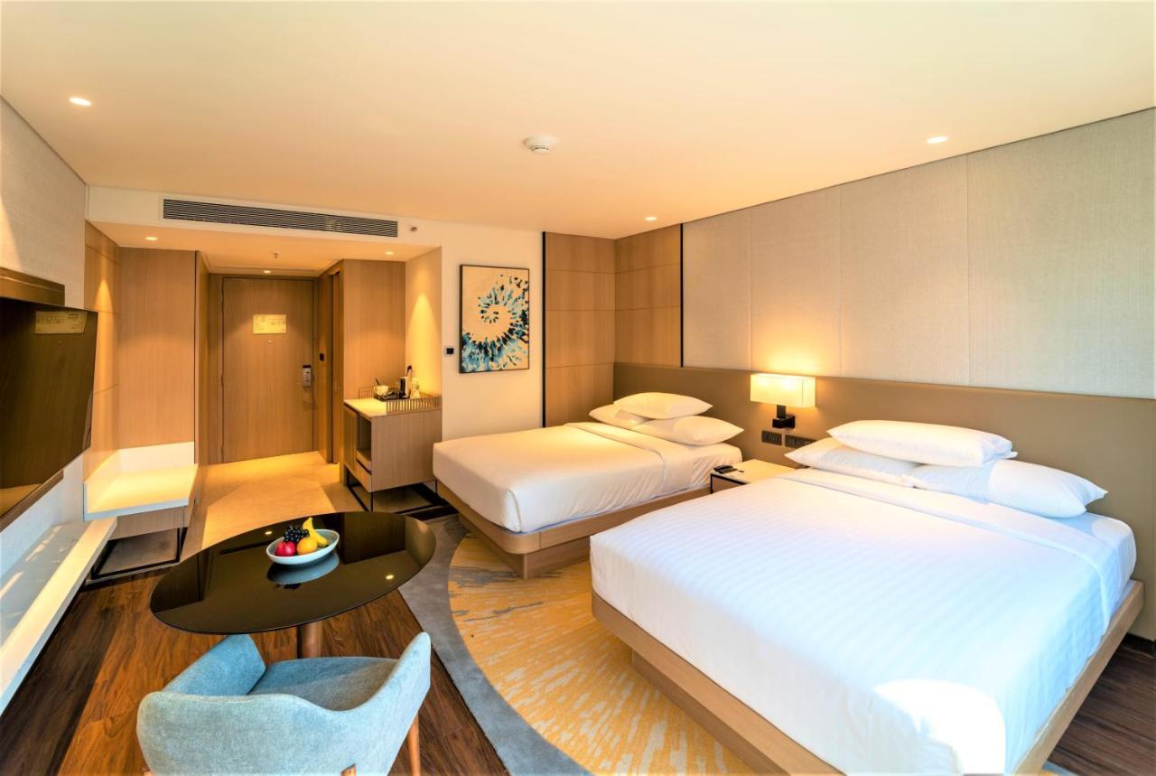 Courtyard By Marriott Vadodara Buitenkant foto