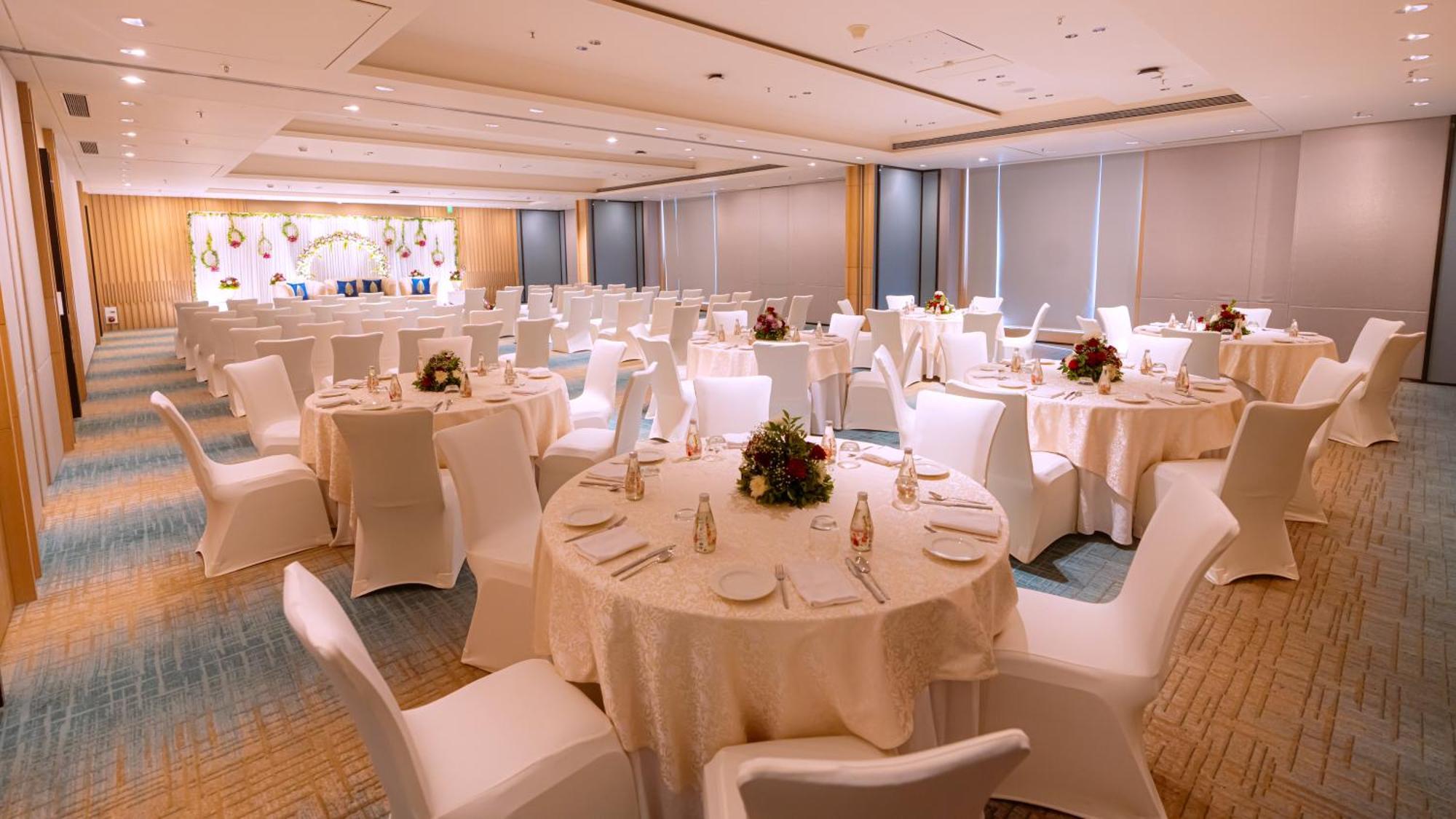 Courtyard By Marriott Vadodara Buitenkant foto