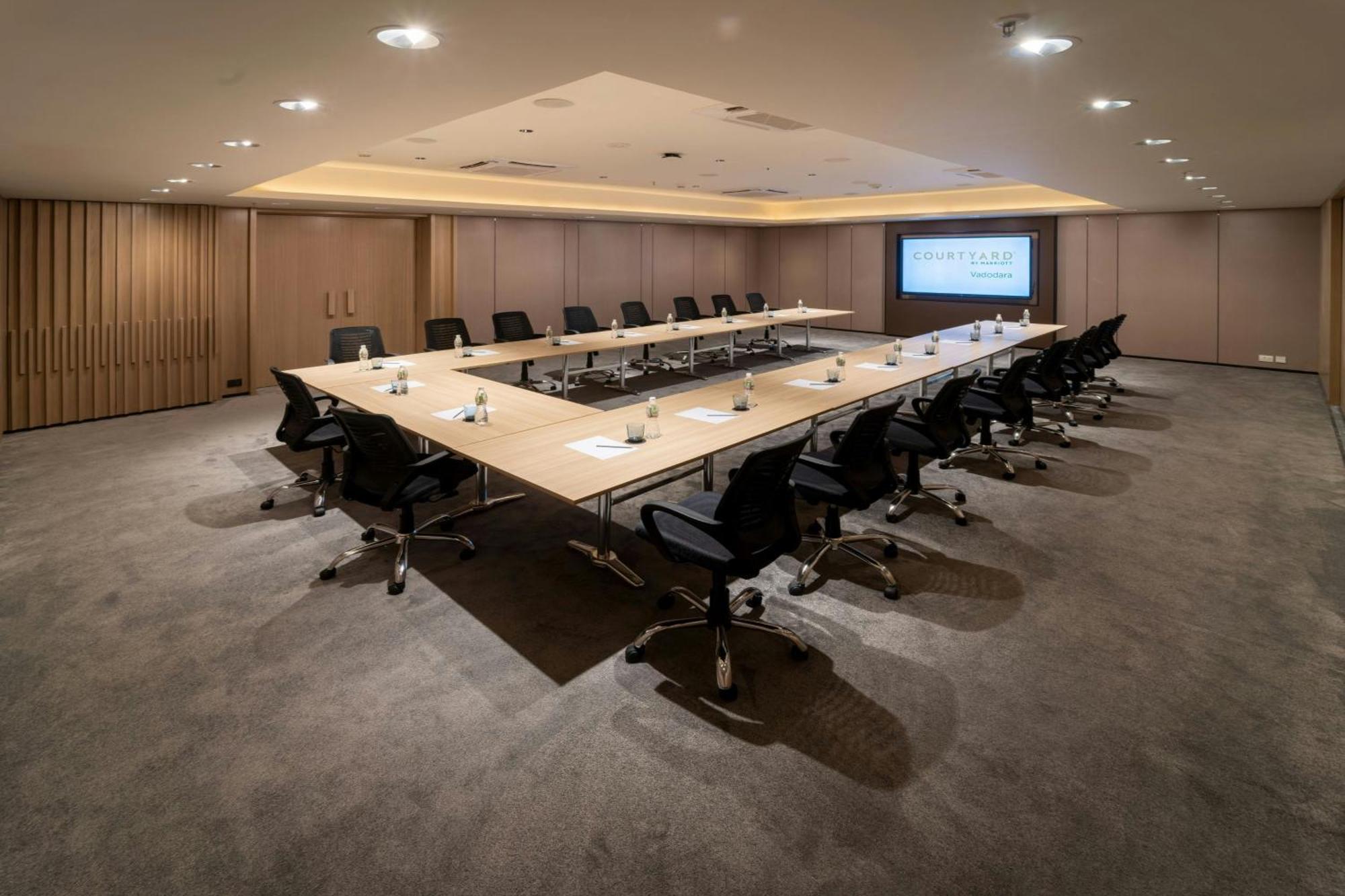 Courtyard By Marriott Vadodara Buitenkant foto