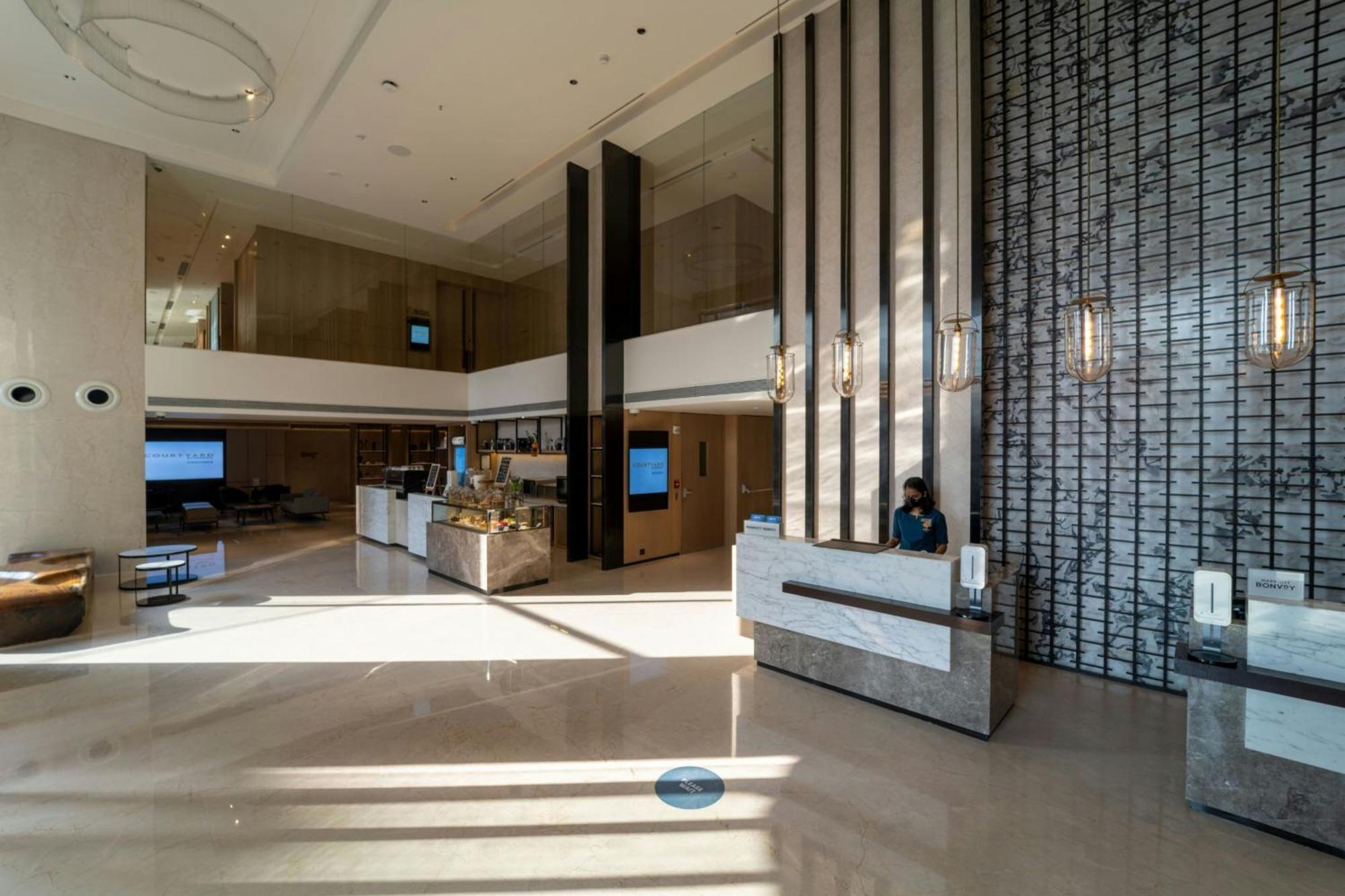 Courtyard By Marriott Vadodara Buitenkant foto