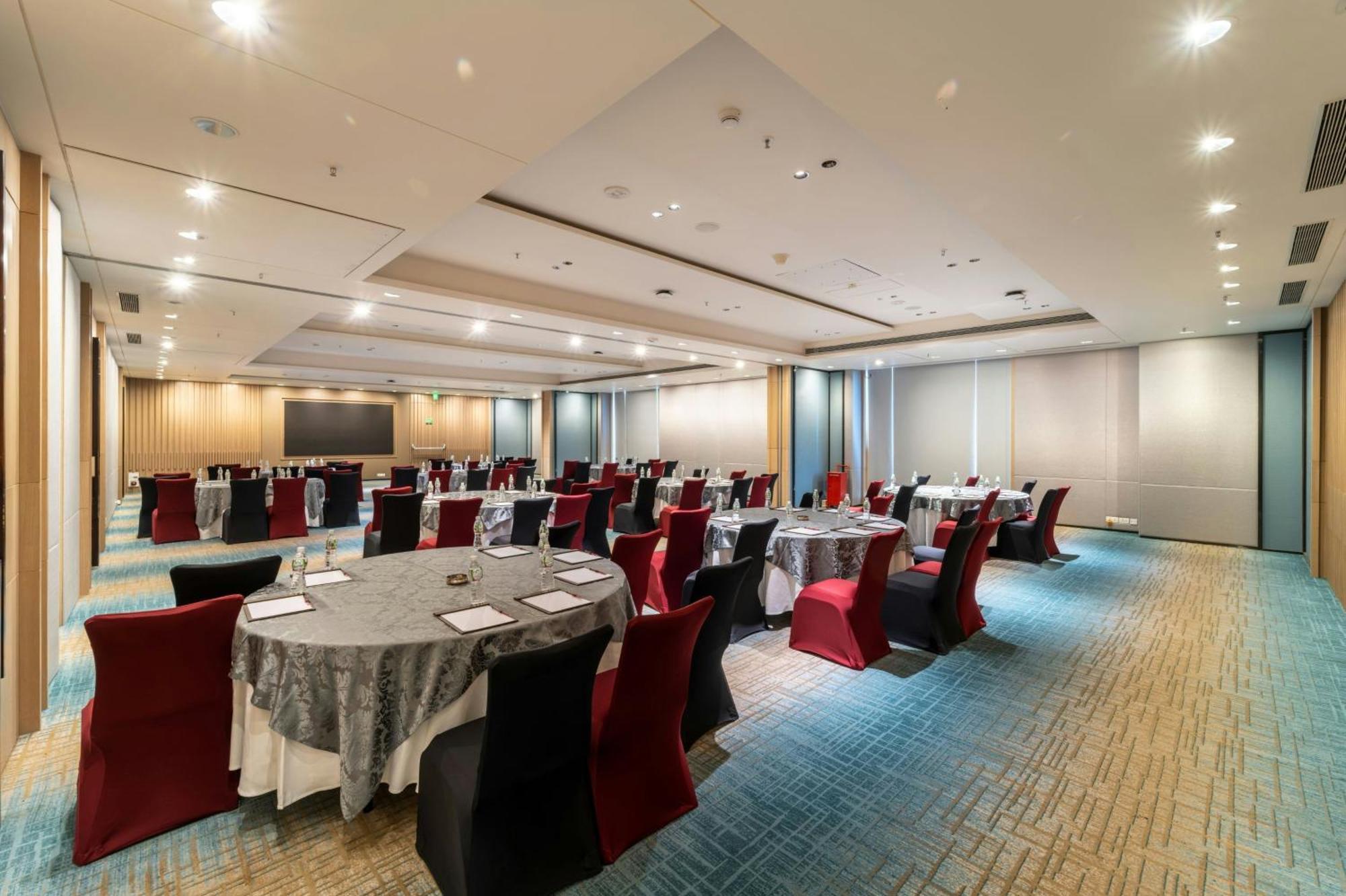 Courtyard By Marriott Vadodara Buitenkant foto
